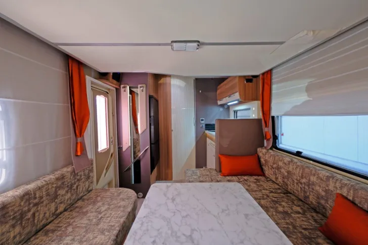 Fahrzeugbild Challenger Graphite 290 M14 / Hubbett / Solar / Klima #10