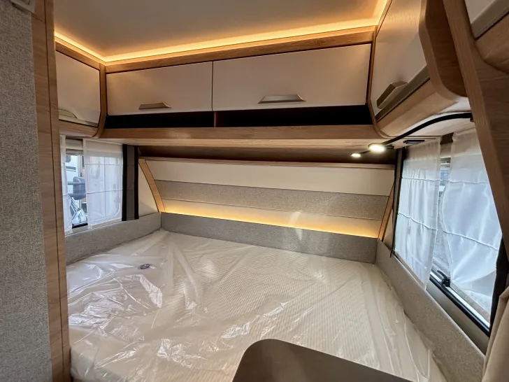 Fahrzeugbild Knaus Südwind 420 QD Black Selection Markise, Luxus-Bettumbau #9