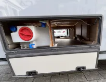 Fahrzeugbild Knaus Südwind 420 QD Black Selection Markise, Luxus-Bettumbau #10