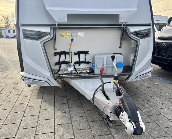 Fahrzeugbild Knaus Südwind 420 QD Black Selection Markise, Luxus-Bettumbau #12