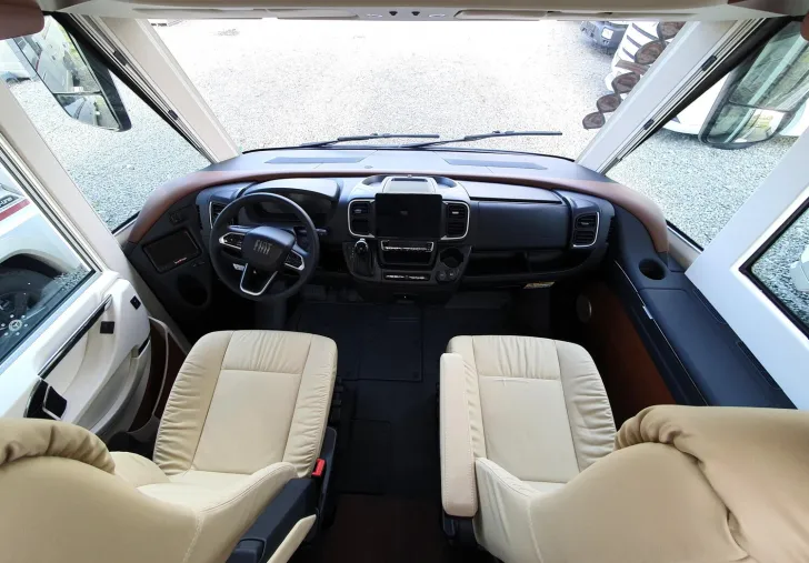 Fahrzeugbild Carthago chic c-line superior I 4.9 LE L Fiat #7