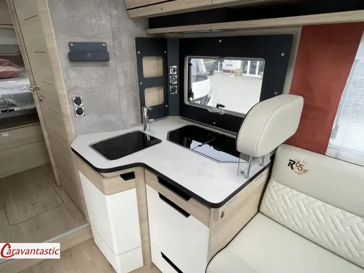 Fahrzeugbild Rapido TEILINTEGRIERTE 696 F - 65 ANS #9