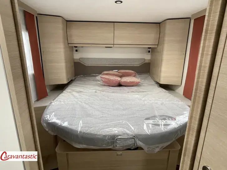 Fahrzeugbild Rapido TEILINTEGRIERTE 696 F - 65 ANS #11