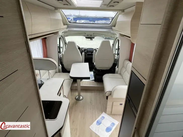 Fahrzeugbild Rapido TEILINTEGRIERTE 696 F - 65 ANS #13