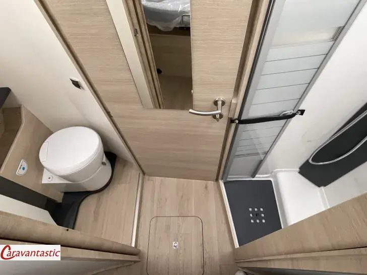 Fahrzeugbild Rapido TEILINTEGRIERTE 696 F - 65 ANS #15