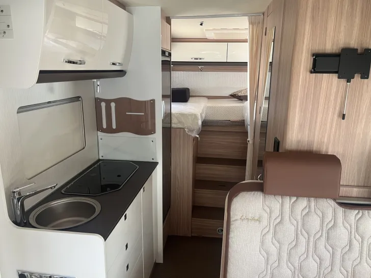 Fahrzeugbild Bürstner Limited T 690 G Dachklima FJX4/Navi/RFK #12