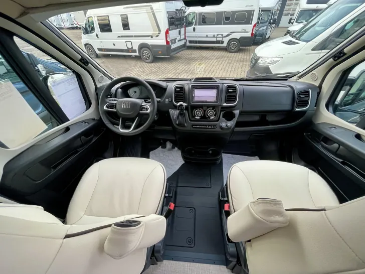 Fahrzeugbild Bürstner B66 600 C #5