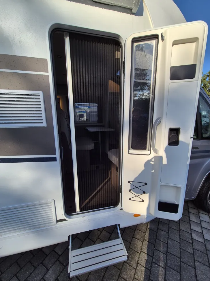 Fahrzeugbild Carado T338 pro+ *Hubbett*SAT*Bettumbau* #7