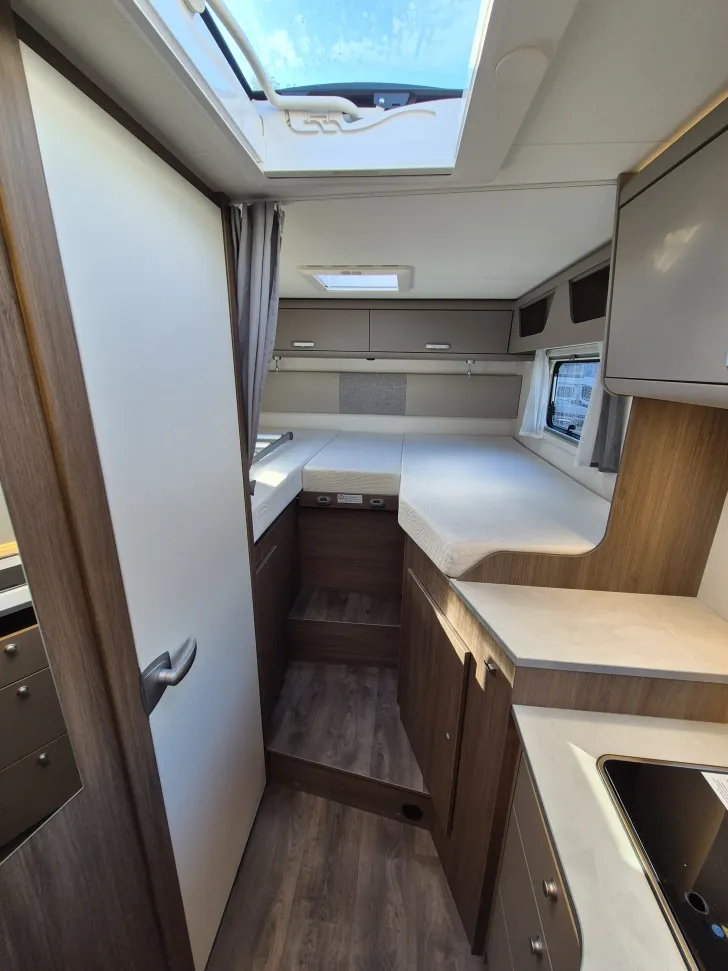 Fahrzeugbild Carado T338 pro+ *Hubbett*SAT*Bettumbau* #26