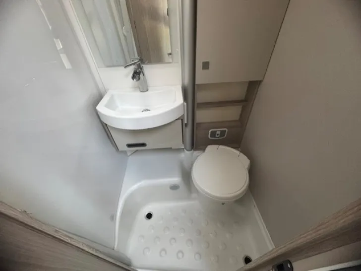 Fahrzeugbild Bürstner Lineo T 690 G #9