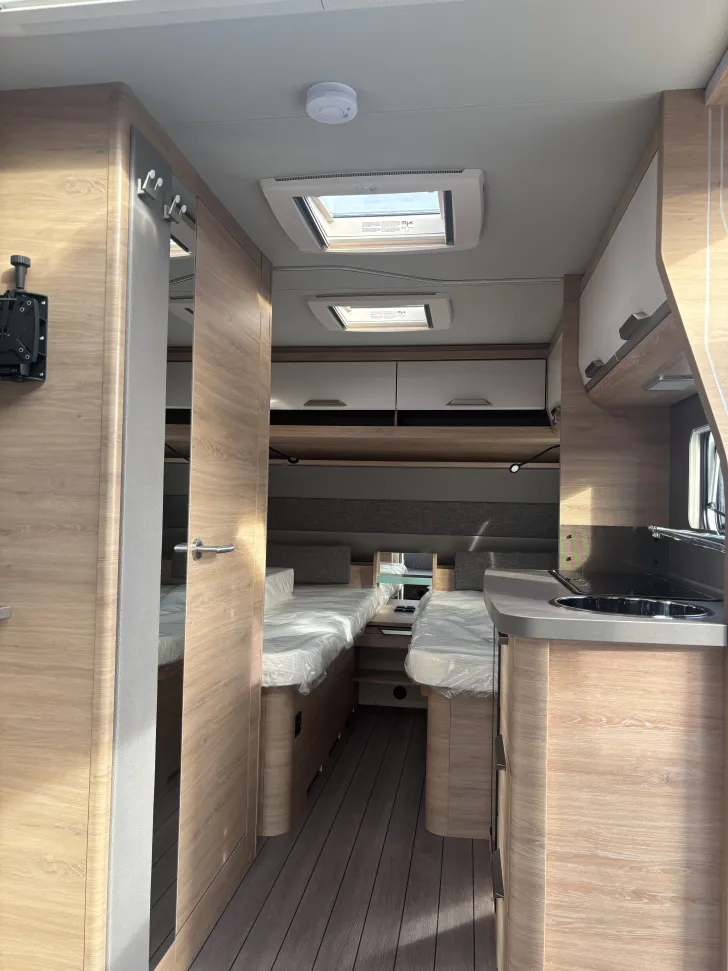 Fahrzeugbild Knaus Südwind 460 EU Black Selection Weiß, MonoControl ThuleMarkise #7