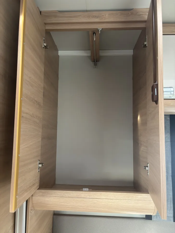 Fahrzeugbild Knaus Südwind 460 EU Black Selection Weiß, MonoControl ThuleMarkise #14