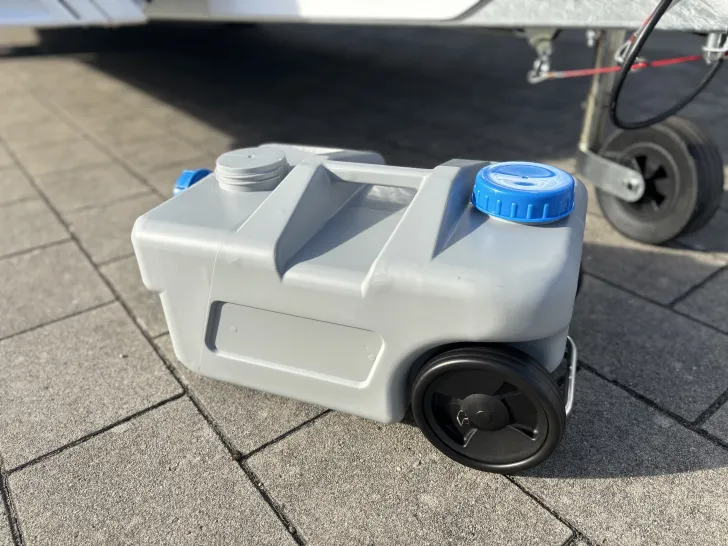 Fahrzeugbild Knaus Südwind 460 EU Black Selection Weiß, MonoControl ThuleMarkise #22