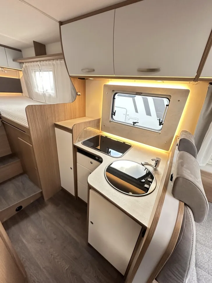 Fahrzeugbild Carado I 338 #12