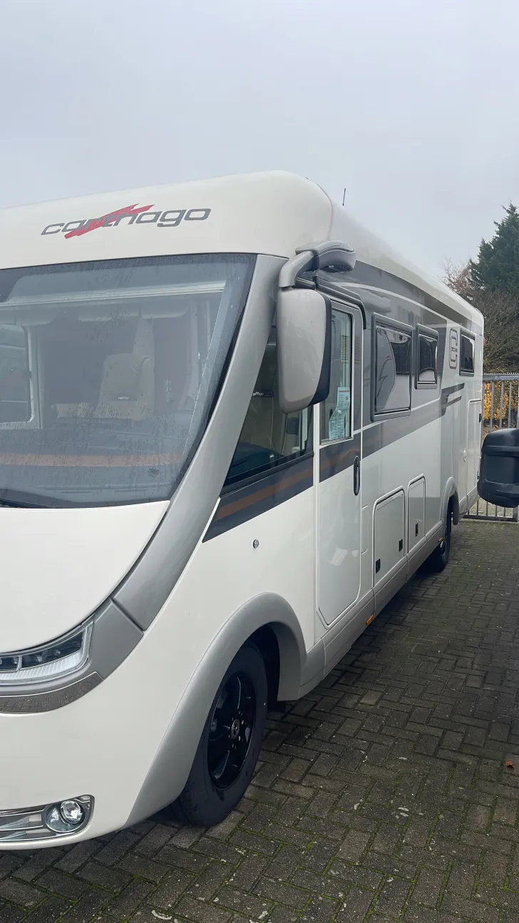 Seitlich Carthago chic c-line I 5.0 QB L *tolles Fahrzeug, reisefertig*