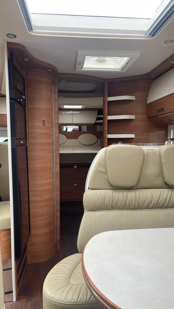 Sicht vorne-hinten Carthago chic c-line I 5.0 QB L *tolles Fahrzeug, reisefertig*