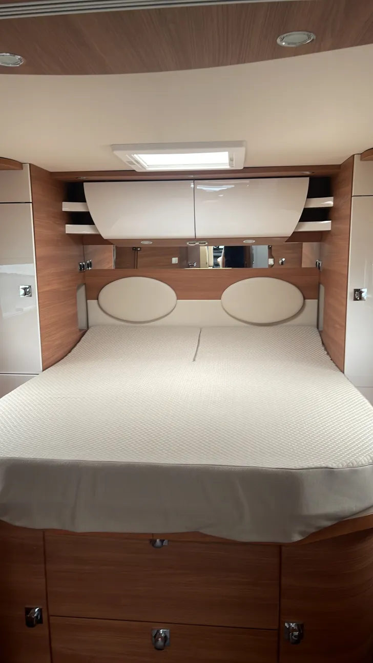 Betten Carthago chic c-line I 5.0 QB L *tolles Fahrzeug, reisefertig*