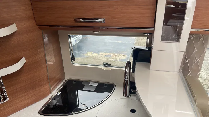 Küchen Carthago chic c-line I 5.0 QB L *tolles Fahrzeug, reisefertig*