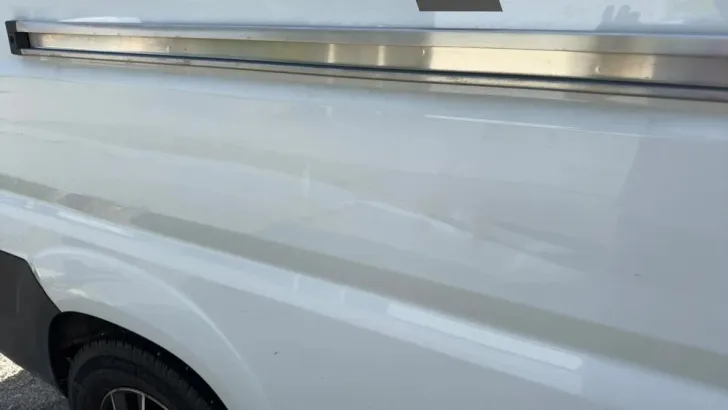 Fahrzeugbild Carado Camper Van 600 (entry/Rudi) mit Beschädig. #2