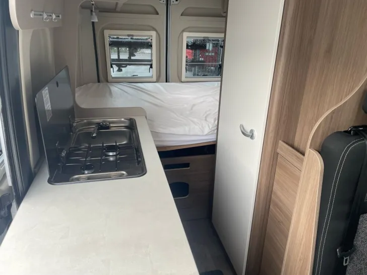 Fahrzeugbild Carado Camper Van 600 (entry/Rudi) mit Beschädig. #9