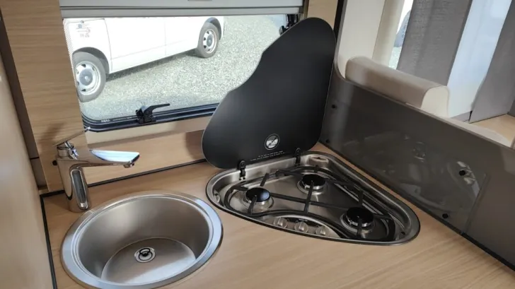 Fahrzeugbild LMC Tourer Lift H 730G - Einzelbetten & Hubbett #14