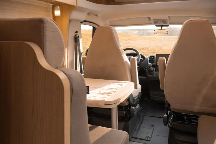 Fahrzeugbild LMC Cruiser V 646 G #17