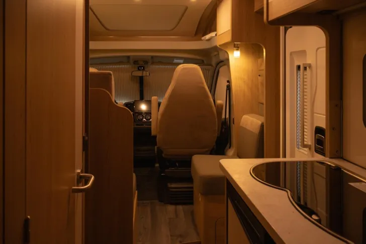 Fahrzeugbild LMC Cruiser V 646 G #18