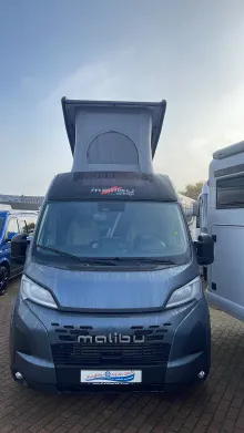 Frontal Vorne Malibu Van First Class - Two Rooms 640 LE RB 2026 Listenpreis: 105.800€
