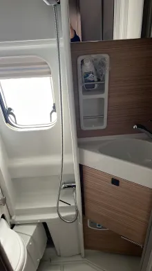 Toilette Malibu Van First Class - Two Rooms 640 LE RB 2026 Listenpreis: 105.800€