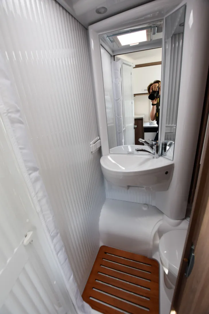 Fahrzeugbild Carado V337 pro+ *Automatik*RFK*TV-Paket* #18