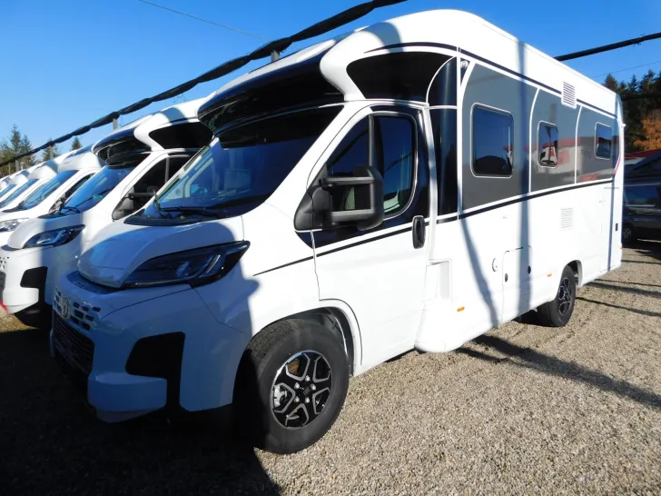Fahrzeugbild Dethleffs Trend T 6817 EB Winterpaket, Hubbett, 8G-Automat #1
