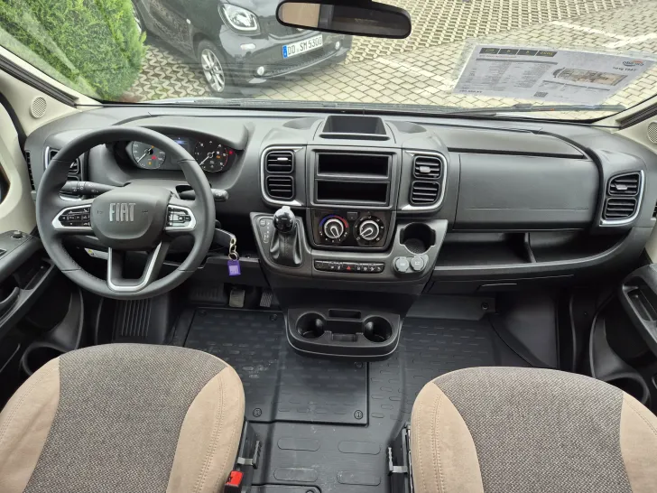 Fahrzeugbild Carado T447 pro+ *Hubbett*Markise*Safety-Paket* #8