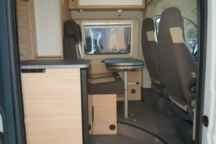 Fahrzeugbild Roadcar R 600 (58) AHK, Navi #5