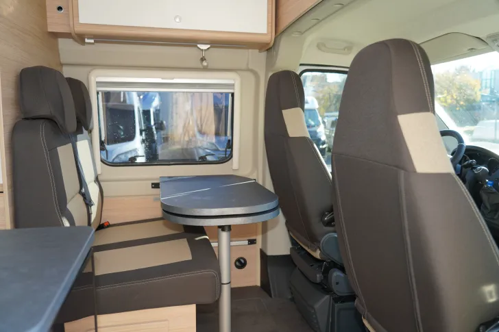 Fahrzeugbild Roadcar R 600 (58) AHK, Navi #6