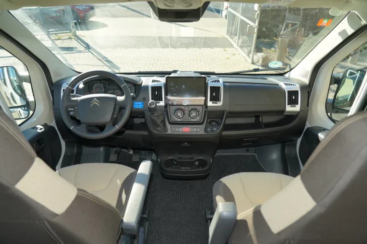 Fahrzeugbild Roadcar R 600 (58) AHK, Navi #9