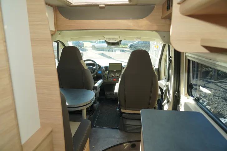 Fahrzeugbild Roadcar R 600 (58) AHK, Navi #14