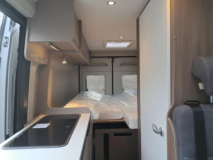 Fahrzeugbild Carado pro CV 602 Automatik, Solar, Rahmenfenster #9