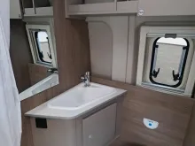 Fahrzeugbild Carado pro CV 602 Automatik, Solar, Rahmenfenster #14