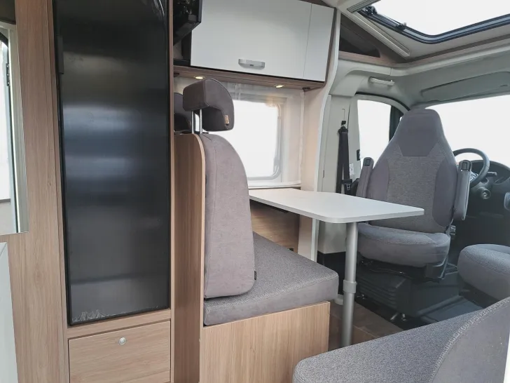 Fahrzeugbild Carado V 347 Pro+ Automatik, Solar, TV-Paket #8