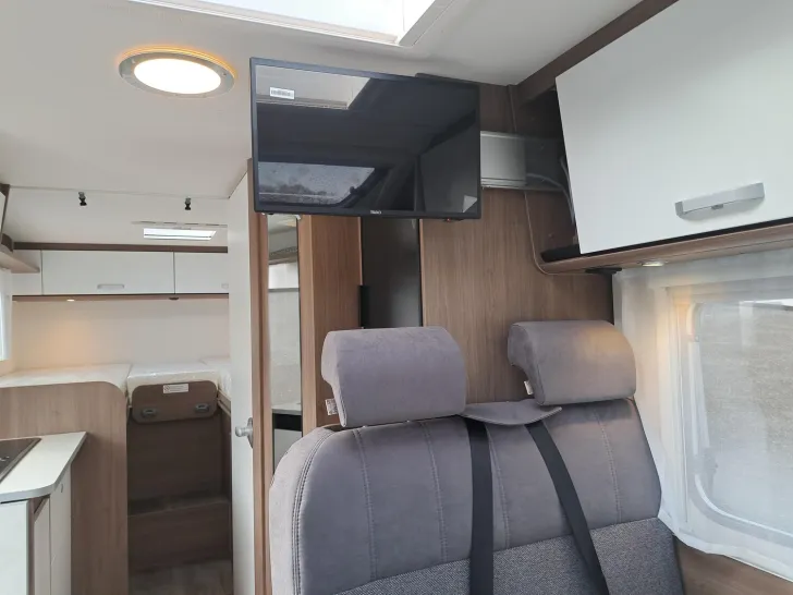 Fahrzeugbild Carado V 347 Pro+ Automatik, Solar, TV-Paket #11