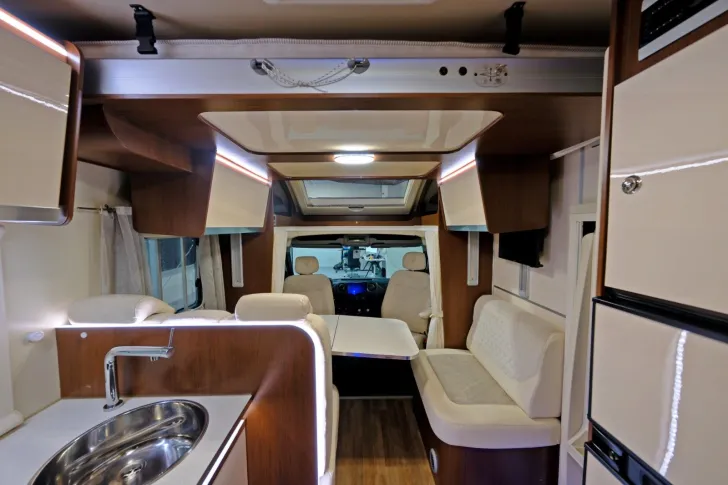 Fahrzeugbild Ahorn Camp Alaska TE Plus/AUTOMATIK/Einzelbetten+Hubbett #8