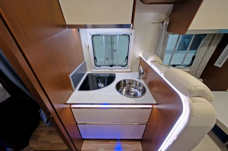 Fahrzeugbild Ahorn Camp Alaska TE Plus/AUTOMATIK/Einzelbetten+Hubbett #12