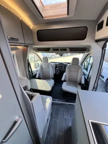 Sicht vorne-hinten Weinsberg CaraTour 550 MQ Ford Automatik Fliegentür