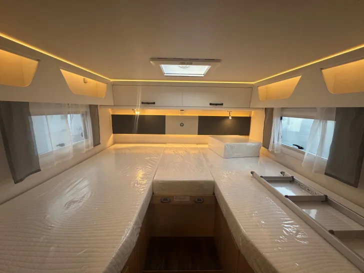 Fahrzeugbild Sunlight T 680 #14