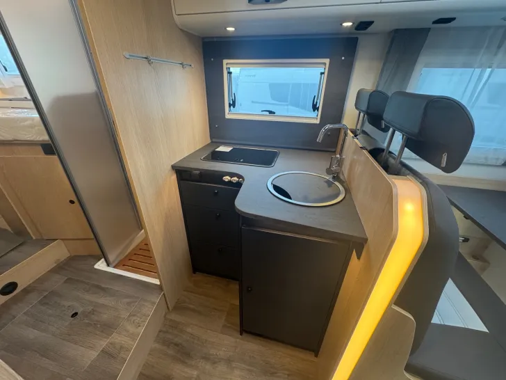 Fahrzeugbild Sunlight T 680 #11