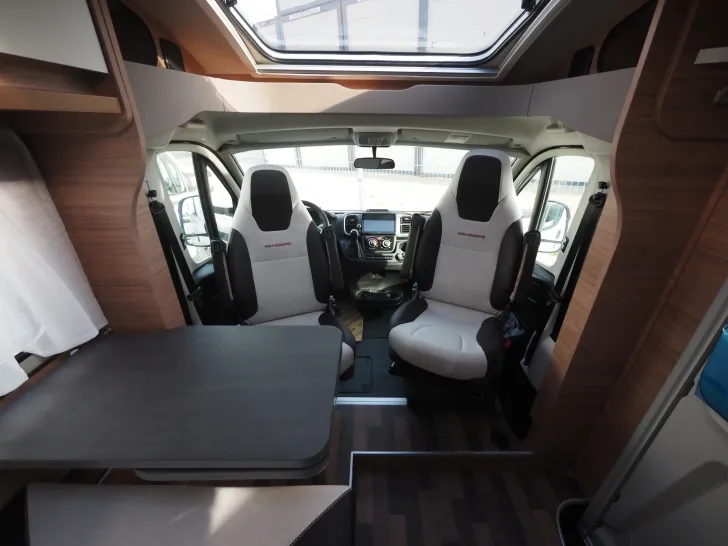 Fahrzeugbild Weinsberg CaraCompact 600 MEG, Klima, Smart TV, Auto. #6