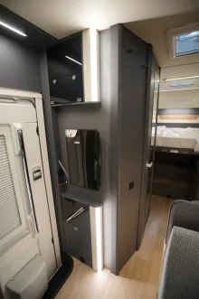 Fahrzeugbild Laika Kosmo L 319 (Autom. Navi Markise) #15