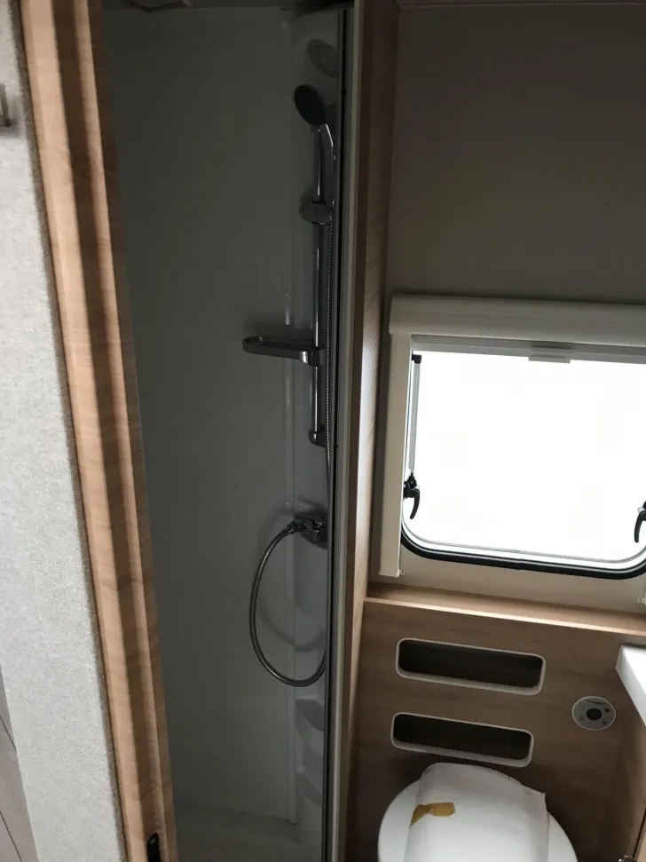 Fahrzeugbild Knaus Südwind BLACK SELECTION 580 QS Mod.2026; 2000kg #18