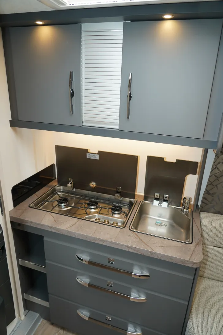 Fahrzeugbild Hobby De Luxe 400 SFe (05) Sackmarkise Thule, FH #9