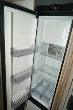 Bild 12 Hobby De Luxe 400 SFe (05) Sackmarkise Thule, FH